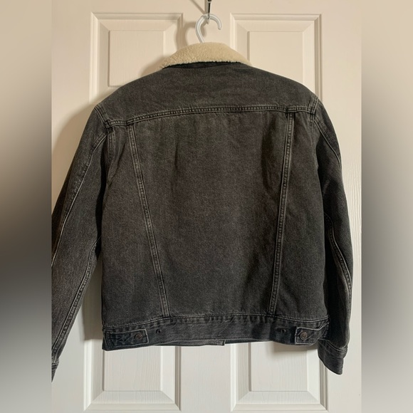Levi's Sherpa Trucker Jean Jacket (M) - Picture 3 of 3